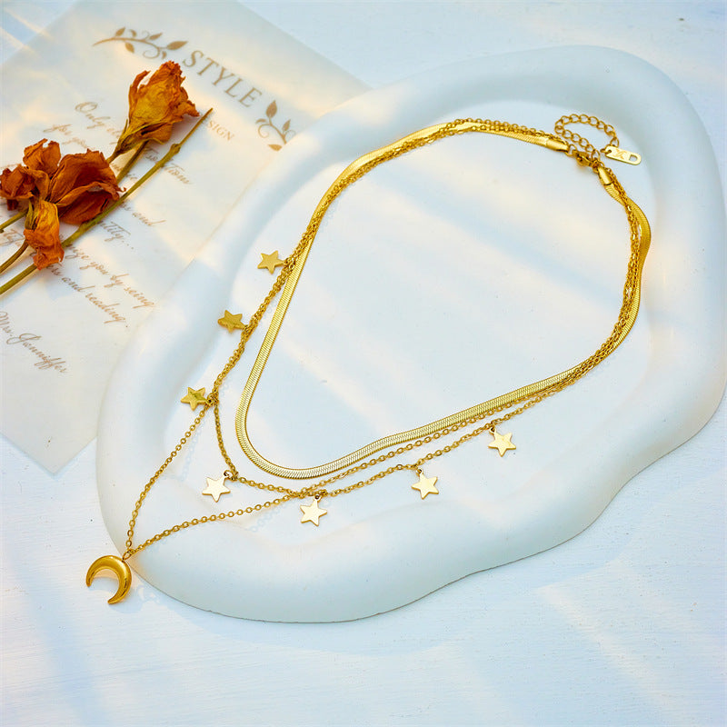 gold chain with heart pendant