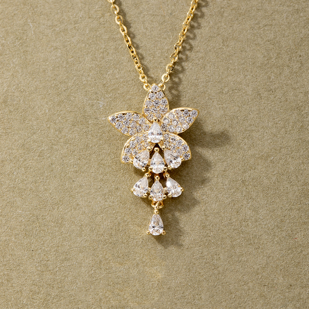 teardrop cubic zirconia pendant